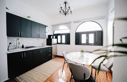 Sagrado Corazon Apartment | CS1- Immaculate Colonial Villa with King Bed, Generator & Private Parking