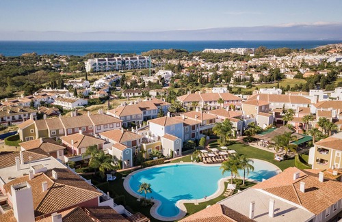 New Golden Mile Apartment | Cubo's Cortijo Del Mar Resor 6 PAX/Marbella/free wifi/air conditioning/community pool