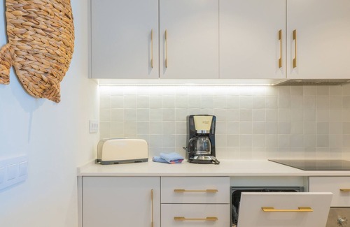 Cabopino Apartment | Cubo's Estudio Cabopino Port & Parking/close to beach/free wifi/community pool
