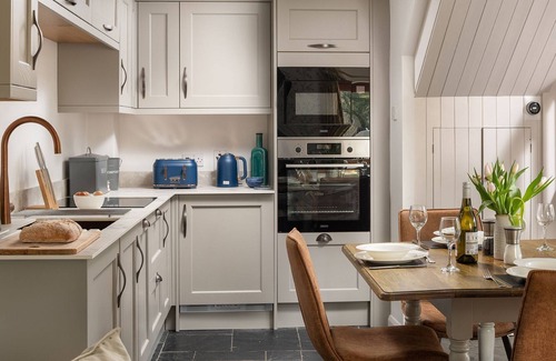 Combe Martin Cottage | Cuckoo Cottage - a cottage that sleeps 4 guests in 2 bedrooms