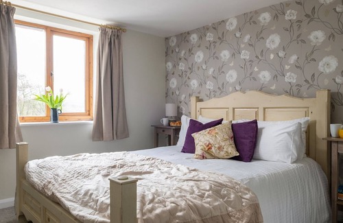 Combe Martin Cottage | Cuckoo Cottage - a cottage that sleeps 4 guests in 2 bedrooms