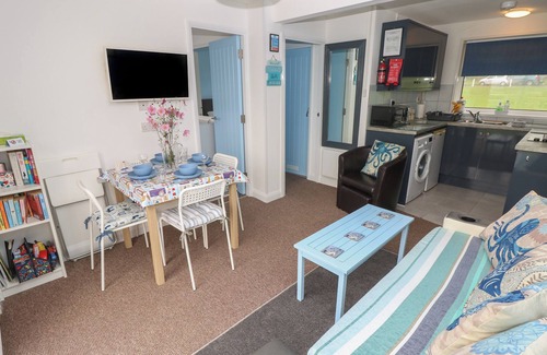 Sandown Cottage | CULVER VIEW, family friendly, with a garden in Sandown