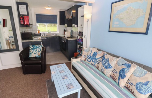 Sandown Cottage | CULVER VIEW, family friendly, with a garden in Sandown