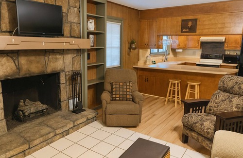 Monteagle House | Cumberland Forest Cottage - Quiet & Sizable Back Yard!