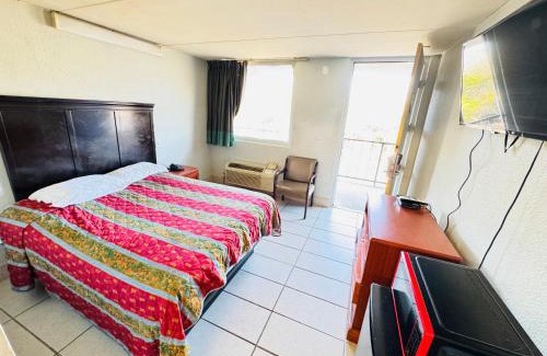 Talbot's Corner Hotel | Cumberland Inn Near Downtown - Nashville, TN