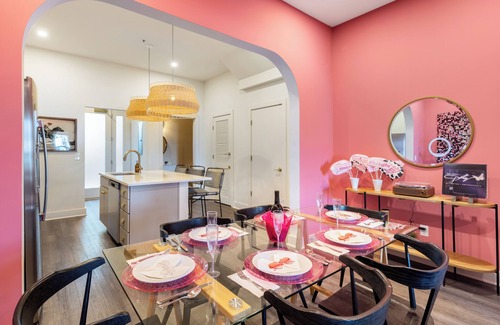 Five Points House | Curated Bachelorette Retreat w/Balcony, Glam Room, Roof | Close to Downtown!