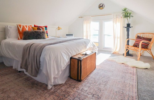 Aksarben - Elmwood Park House | Curated Craftsman Charm in the Heart of Omaha