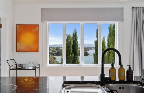 Auckland Villa | Curated for the discerning, designed and catered to transcending an unforgettable experience.