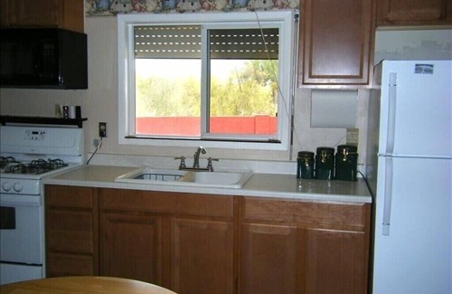 Apache Junction House | CURRENTLY AVAILABLE FOR NOVEMBER/DECEMBER 2025 Clean, quiet home Apache Junction