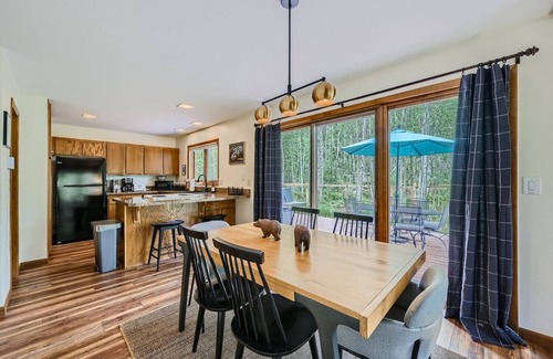 Keystone Cabin | Custom cabin nestled in the trees, quick drive to the slopes!