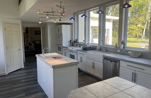 South Range House | Custom Craftsman home. 20 Miles from Downtown Duluth.