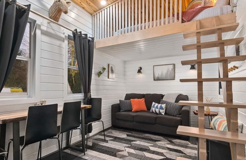 Kerns House | Custom Tiny Home w/ Finnish Vibe, Firepit, Kitchen