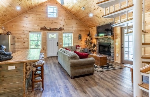 Bryson City Cottage | Customer Appreciation Year! See Discount information in Ad