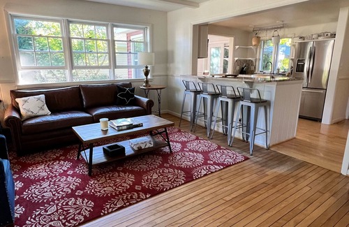 Leland House | Cute 2 BR Cottage +Den, Sleeps 6, One Block from Van’s Beach, Two Blocks to Town