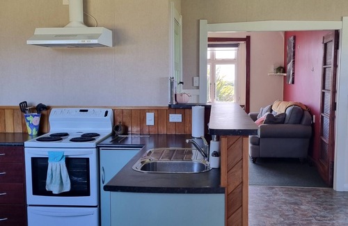 Warea Other | Cute and cosy farm cottage on the famous Stent Road Surf Break