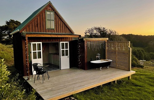 Mangawhai House | Cute and quirky loft with stunning rural views