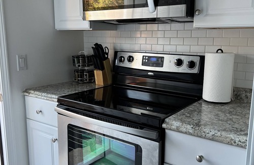 El Centro Beach Apartment | Cute apartment close to Frank Brown park, pier park, and 5 blocks from the beach