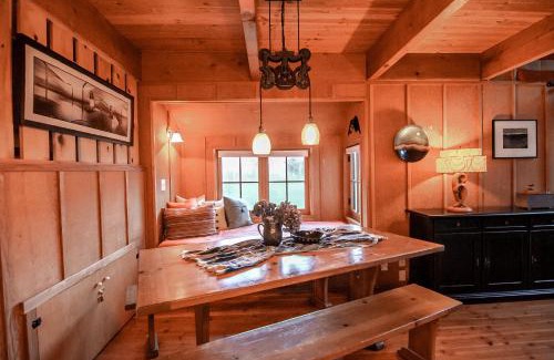 Yachats House | Cute Cabin in Yachats! Short walk to rivers' edge! River Walk Cabin