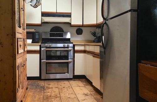 Newbury Cottage | Cute cottage by the sea - longer term winter rates available - please inquire