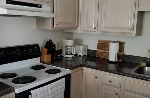 Skyland Cottage | Cute Cottage, Convenient South Asheville location