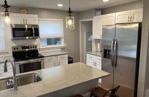 Brooklyn House | Cute Cottage in Irish Hills with access to all sports lake!