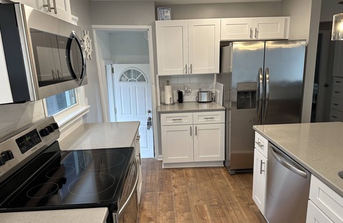 Brooklyn House | Cute Cottage in Irish Hills with access to all sports lake!