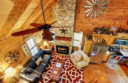 Ellijay Cabin | Cute Creekfront, rustic, hot tub, pet friendly-fenced yard, screened porch