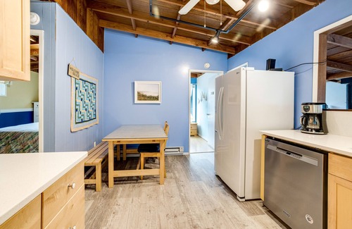 Rockaway Beach Cabin | Cute dog-friendly beach cabin with wood-burning fireplace & private hot tub