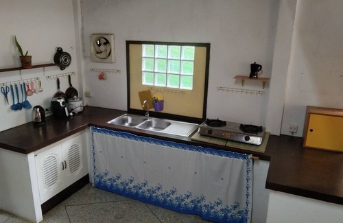 Koh Samui House | Cute house steps away from the beach with amazing sunset views!