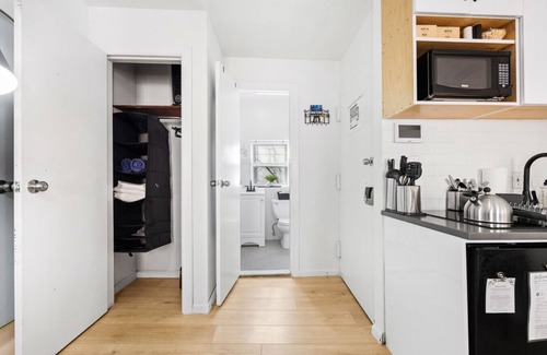 Midtown West Apartment | Cute Studio: 5 minutes walk to Times Square