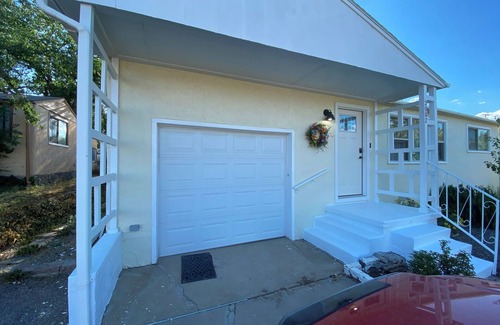 Tyrone House | Cute Totally Remodeled Casita in the Heart of Town