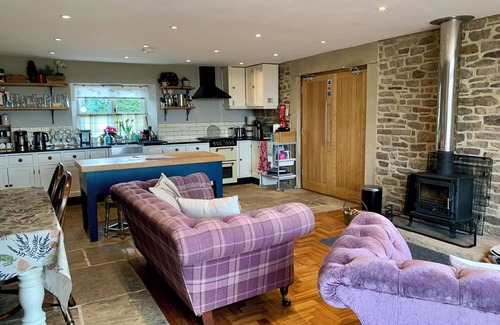 Preston Cottage | CUTHBERT HILL FARM, pet friendly, luxury holiday cottage in Chipping