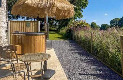 Cribyn House | Cwtch Honey - Uk49792