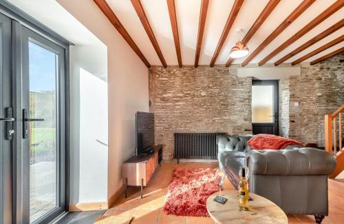 Cribyn House | Cwtch Honey - Uk49792
