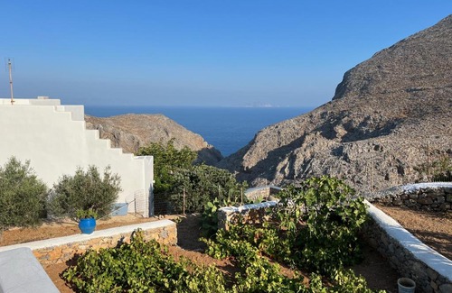 Tholaria House | Cycladic houses in rural surrounding