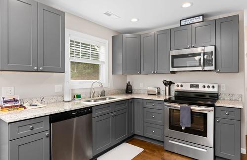 Asheville House | Cypress & Willow Buyout by AvantStay | 2 Home Buyout! Sleeps 16!