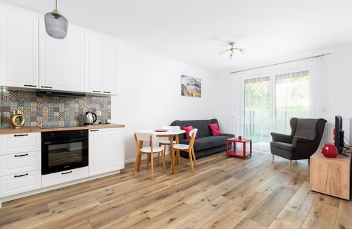 Lagiewniki Apartment | Czerwone Maki Apartment with Garden