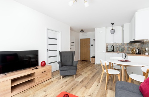 Lagiewniki Apartment | Czerwone Maki Apartment with Garden