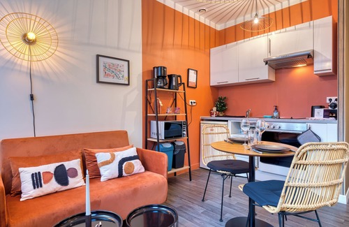 Gare-Jouvenet Apartment | Déborah, studio calme lit et place de parking