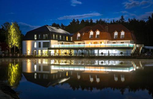 Narol Resort | Dębowy Dwór