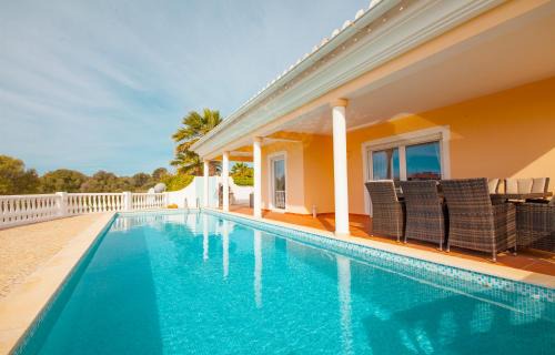 Alfarrobeira Villa | D08 - Bay View Villa in Vale da Lama