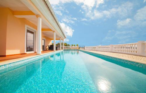 Alfarrobeira Villa | D08 - Bay View Villa in Vale da Lama