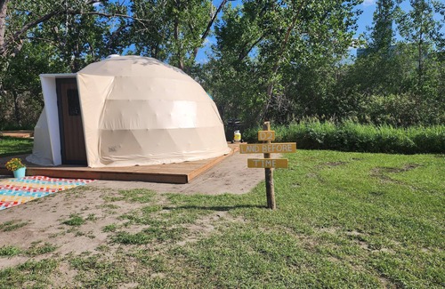 Rosedale Cabin | #D2 Dino Dome-2 Dbl Beds- Pet friendly