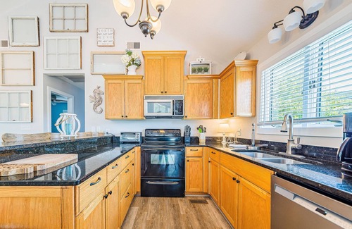 Duck House | D4001 Captain's Perch. Short walk to beach, Pool, Hot Tub, Flex Stays!