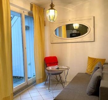 Gohlis-Mitte Apartment | Dachgeschosswohnung mit 2 Schlafzimmern Zentrum Nord mit Aufzug