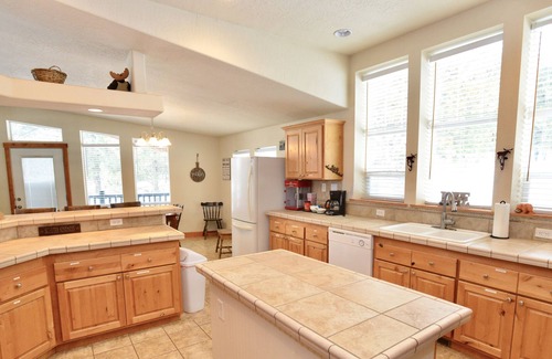 Cascade House | Dad`s Place - Beautiful home with a breathtaking views - 5 acres - Family retreat