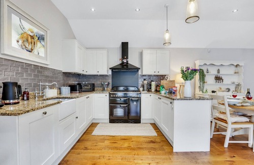 Belford House | Dairy Cottage @Budle Barns - North East Escapes