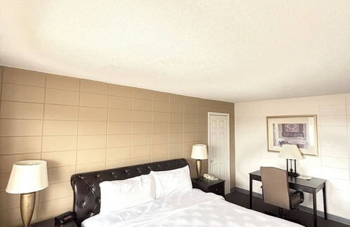 Huron Hotel | Dakota Inn