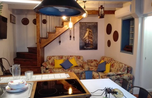 Sulzano Apartment | Dama Apartment - The Captain's House