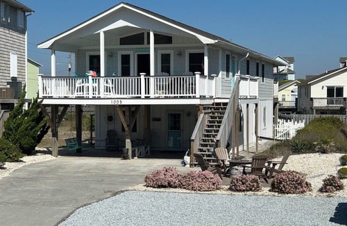 Surf City Cottage | “Dancin’ the Day Awave” in Surf City, NC